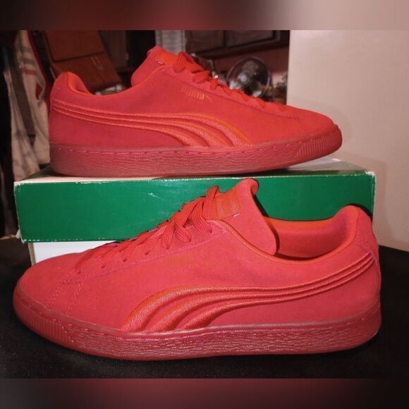 NWT and box Men's low top swede red Pumas, size 8 - Picture 11 of 11